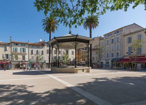 Duplex Fontaine - Appartement Duplex Coeur Vieil Antibes Old City Marche Provencal 外观 照片